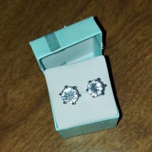 Moissanure Elegant Silver Stud Earrings